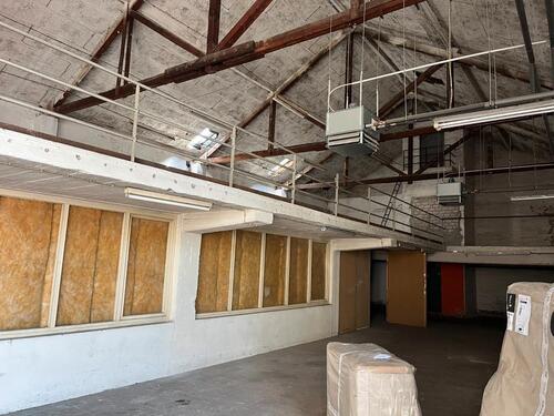Foto - Büro-Lagerhalle - 1.335,00&nbsp;EUR Kaltmiete, ca.&nbsp; 330,00&nbsp;m&sup2;