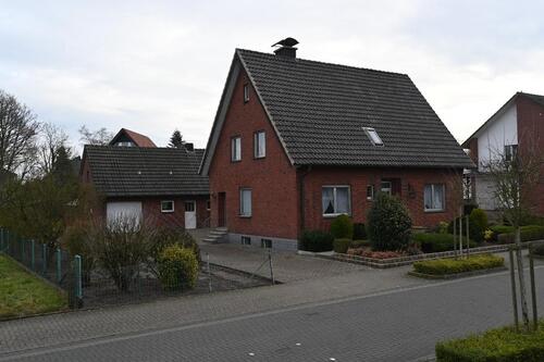 Foto - Schönes Haus auf großzügigem Grundstück in Burlo - provisionsfrei