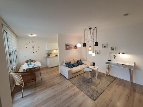 Foto - 2 Zimmer Wohnung Möbliert mit Balkon nähe BER Tesla