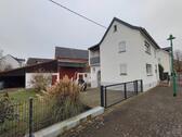Foto - Gemütliches Haus mit großer Scheune, Stallungen und Garten