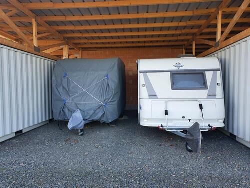 Foto - Überdachte Stellplätze für Wohnwagen und Wohnmobile