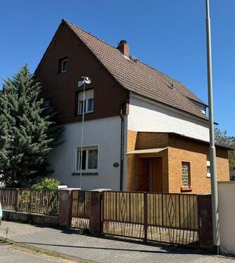 Foto - Freistehendes Zweifamilienhaus in Hanau- Klein Auheim