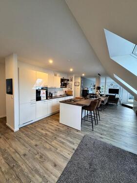 Foto - Moderne 3 Zimmer Dachgeschoss Wohnung