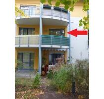 Hennigsdorf: 2-Raum-Whg im Grünen mit Küche und Stellplatz