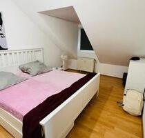 Vollmöblierte 2-Zimmer-Dachgeschosswohnung - Ingolstadt Friedrichshofen-Hollerstauden