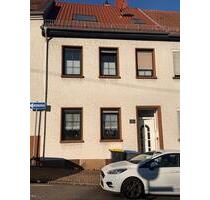 Einzugsfertiges Einfamilienhaus mit großem Garten - Spiesen-Elversberg