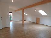 Foto - Helle, moderne Dachgeschosswohnung mit Balkon in Wegscheid