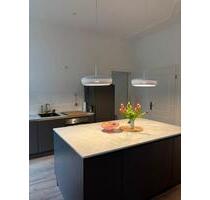 Helle Altbauwohnung mit Stuck & Balkon - Düsseldorf Stadtbezirk 6