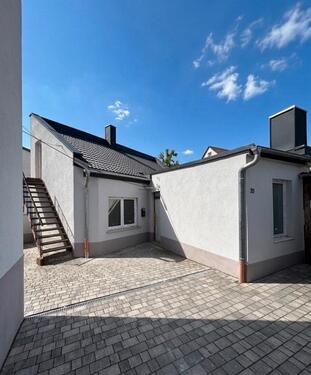 Foto - Saniertes Einfamilienhaus mit 2 Garagen