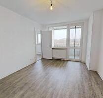 **Helle 1-Zimmer-Wohnung mit EBK, Balkon und tollem Ausblick** - Rendsburg