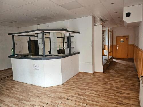 Foto - 85 m² Ladenlokal mit 300 m² Lagerfläche
