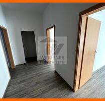 Neuer Boden, Wanne, Dusche, Aufzug und Balkon! Geräumige 2 Raum Wohnung - Gera