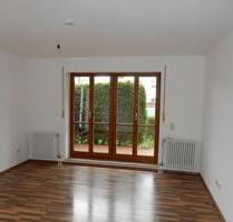 Eigentumswohnung, 4 ZKB, Nahwärme, Garage, Garten - Oettingen in Bayern