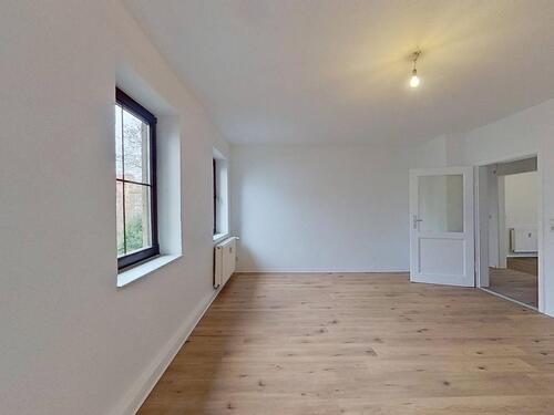 Foto - Geräumige 3-Zimmer-Wohnung mit Wannenbad in fußläufiger Nähe zum 'Park an der Ilm'