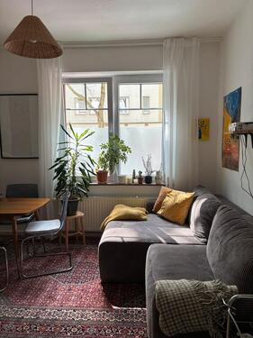 Foto - Untermiete 1.5-Zimmer-Wohnung (01.08.-28.02.) - Möbliert