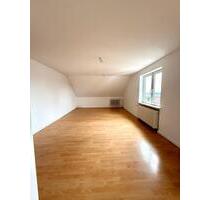 Schöne Dachgeschosswohnung zur Miete in Vellmar Frommershausen