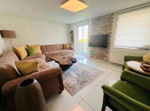 Foto - Großzügige 5-Zimmer Wohnung Top-Lage (1100€ Kalt) mit Balkon