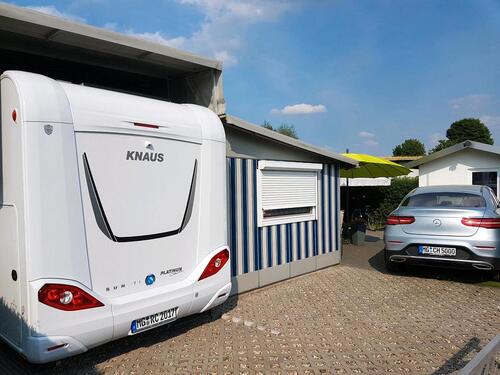Foto - Parcele mit ausgebautem winterfestem Vorzelt und Carport