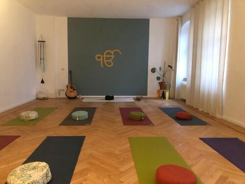 Foto - Schöner Yogaraum zu vermieten - 15,00 EUR Kaltmiete,