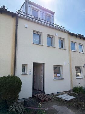 Foto - Reihenmittelhaus kernsaniert mit PV-Anlage
