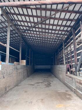 Foto - Stellplatz Lagerhalle Scheunenhälfte