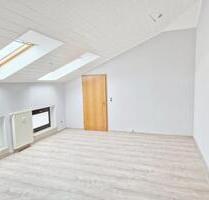 wunderschöne gemütliche 4,5 R-Dachgeschosswohnung mit Einbauküche - Reichenbach im Vogtland