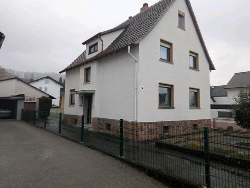 Foto - Moderne 6 Zimmer Maisonette Wohnung mit Garten & Garage