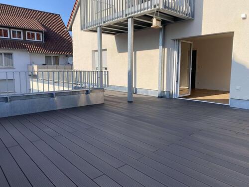 Foto - Kernsanierte Wohnung mit EBK, Einzelgarage und großer Dachterrasse