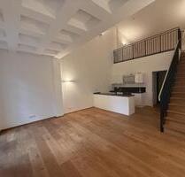 Neuwertige und extravagante Galeriewohnung mit Terrasse und Stellplatz in Solingen-Ohligs