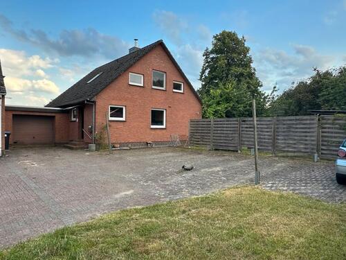 Foto - Familienfreundliches Einfamilienhaus mit großem Grundstück