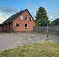 Familienfreundliches Einfamilienhaus mit großem Grundstück - Zeven