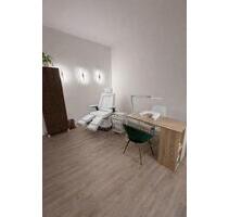 Arbeitsplatz für Nageldesignerin im Stadtzentrum zu vermieten - Hamburg Hohenfelde