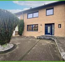 + 5PLUS + SANIERTES SCHMUCKSTÜCK + PLATZ FÜR DIE GANZE FAMILIE IN STOLBERGATSCH AM WALD + - Stolberg (Rheinland)