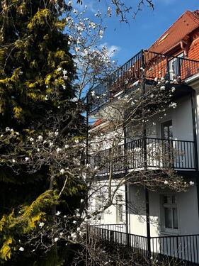 Foto - Hochwertig-sanierte 4-Raum-Wohnung mit 2 Balkonen in Stadtvilla