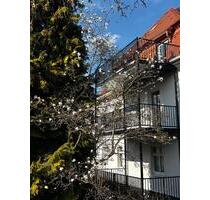 Hochwertig-sanierte 4-Raum-Wohnung mit 2 Balkonen in Stadtvilla - Freiberg