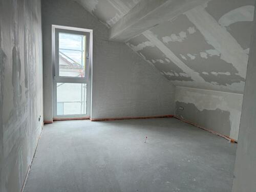 Foto - Kernsanierte 4,5 Zimmer Maisonette-Wohnung mit Balkon
