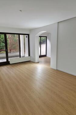 Foto - Neu renovierte 2 ZKB Wohnung mit großem Balkon, Top Lage