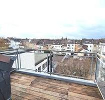 Schicke 2-Zi-Dachgeschosswohnung mit Aufzug und herrlichem Blick über die Krefelder City Schicke 2-Zi-Dachgeschosswohnung mit Aufzug und herrlichem Blick über die Krefelder City