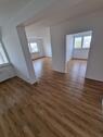 Foto - Ginsheim Attraktive 4-Z-Whg mit Balkon, Schwimmbad & Sauna