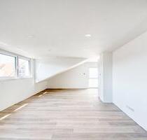 Kernsanierte DG-Wohnung in parknaher Lage inkl Küche & Stellplatz - Heilbronn Frankenbach