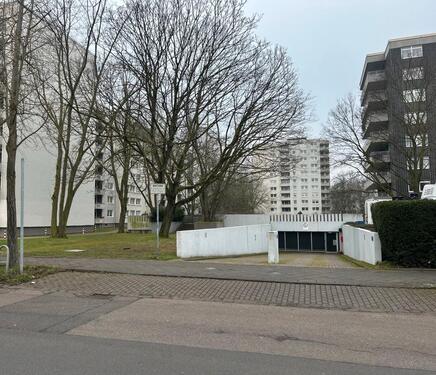 Foto - Tiefgaragenstellplatz einzeln abgeschlossen D-Dorf Niederkassel