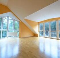 Dachgeschosswohnung 3 Zimmer mit Balkon in Höchberg