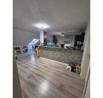 Helle, 2 Zimmer Dachgeschosswohnung mit Balkon von privat - Schwetzingen