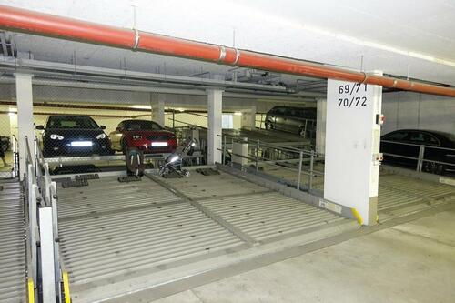 Foto - Pkw Stellplatz (Duplexparker) in heller Tiefgarage in der Brudermühlstraße (Sendling) zu vermieten