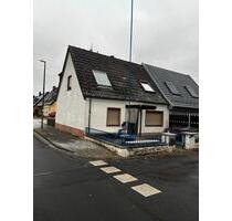 Zweifamilienhaus - 255.000,00 EUR Kaufpreis, ca. 158,00 m² in Euskirchen (PLZ: 53881) Dom-Esch Zweifamilienhaus - 255.000,00 EUR Kaufpreis, ca. 158,00 m² in Euskirchen (PLZ: 53881) Dom-Esch