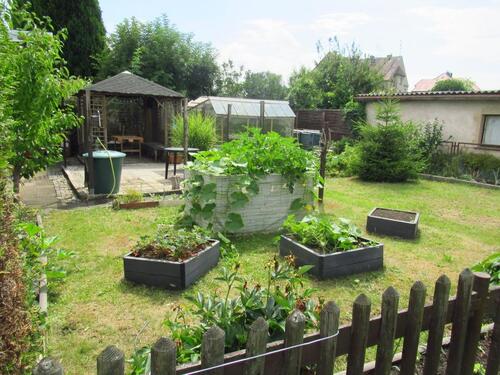 Foto - Kleingarten mit Gewächshaus in Zittau