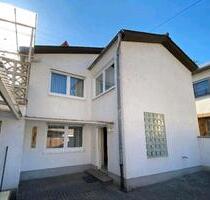 Einfamilienhaus mit 2 Etagen und einer Terrasse - Essingen