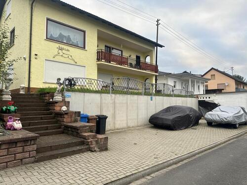 Foto - Zweifamilienhaus in Aura - 250.000,00&nbsp;EUR Kaufpreis, ca.&nbsp; 160,00&nbsp;m&sup2;