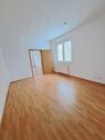 Foto - Helle 2-Raumwohnung - Balkon - Tageslichtbad mit Wanne - ideal für Singles oder Pärchen