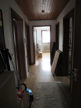 Foto - DG Wohnung 2 Zi Küche Bad - 850,00&nbsp;EUR Kaltmiete, ca.&nbsp; 68,00&nbsp;m&sup2;